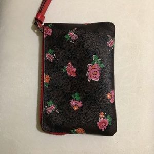 Floral wristlet small